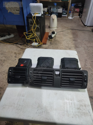 Volvo S40 orta kalorifer ızgarası komple ve yan ızgara orjinal