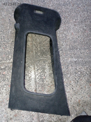 3C0868417F 06-15 PASSAT ORJ ÇIKMA ORTA DİREK KAPLAMA SOL