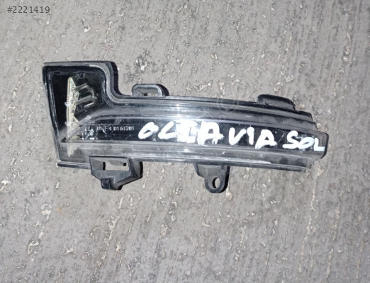 5E0949101 13-17 OCTAVİA ORJ. ÇIKMA SOL DİKİZ AYNA SİNYALİ