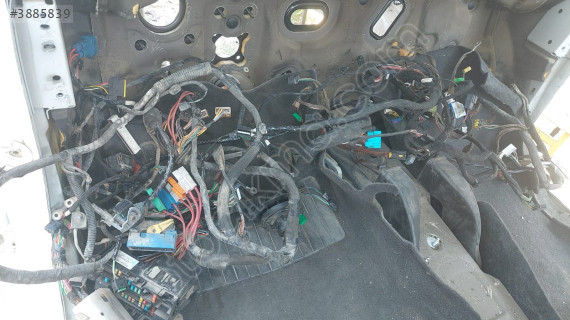 Laguna 3 araç içi torpido motor içi elektrik tesisatı sigortası