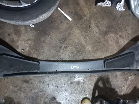 FORD FOCUS ÖN  CAM IZGARASI SÖKME