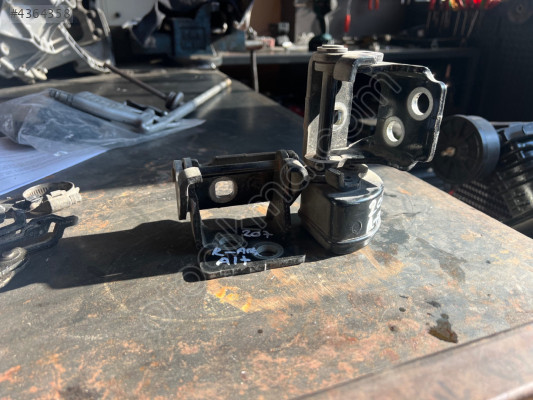 Peugeot 207 kapı gergisi çıkma