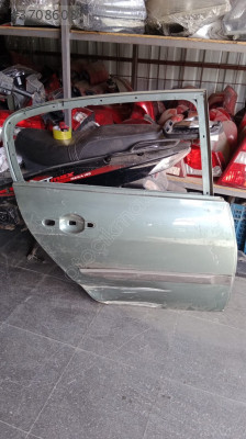 Renault Megane2 sedan sağ arka kapı