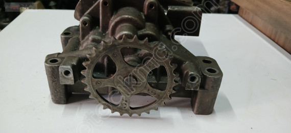 Peugeot 406 çıkma yag pompası