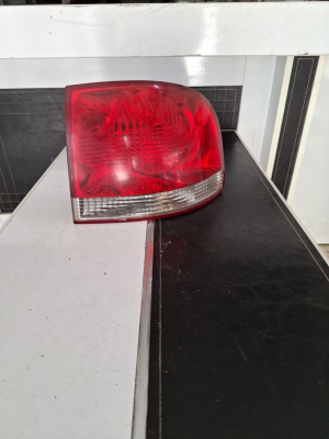 VOLKSWAGEN TOUAREG SAĞ DIŞ STOP