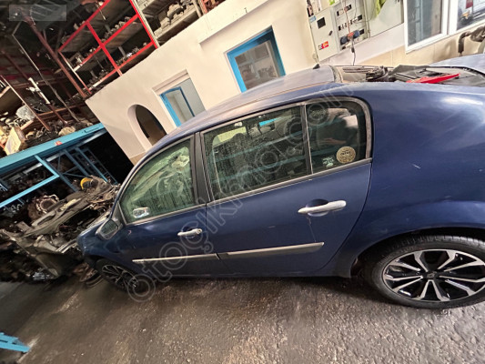 RENAULT MEGANE 2 ORİJİNAL HATASIZ BOYASIZ KAPILAR