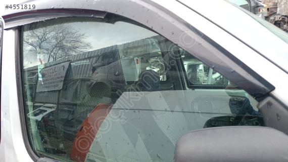 renault kangoo sağ ön kapı camı