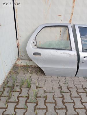 2002 2010 Fiat Albea sağ arka kapı dolu