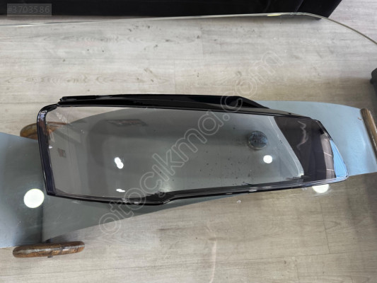 AUDİ A8 SAĞ FAR CAMI