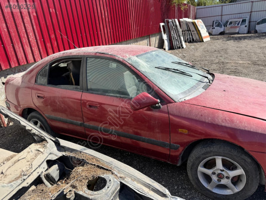 00-05 Model Mitsubishi Carisma Orjinal Çıkma Bagaj Camı