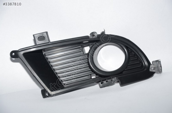 MN126455 LANCER  SİS LAMBA ÇERÇEVESİ SAĞ SİS DELİKLİ SİYAH