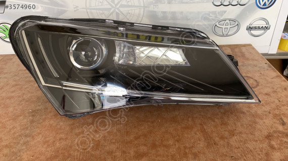 SKODA SUPERB İÇİN HATASIZ SAĞ ÖN FAR - ÇIKMA PARÇA