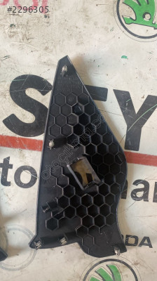 5H1858218B vw golf 8 göğüs sağ yan kaplaması kapağı