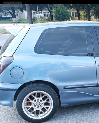 Fiat bravo sağ arka kelebek camı