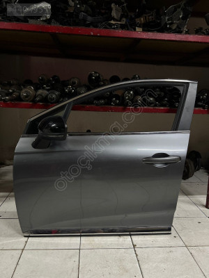 CLİO 5.5 SOL ÖN KAPI HATASIZZZ BOYASIZZ ORJİNAAL ÇIKMA PARÇAA