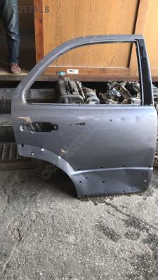 KİA SORENTO SAĞ  ARKA KAPI