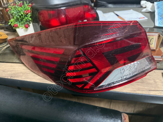 Hyundai Elentra sol stop lambası