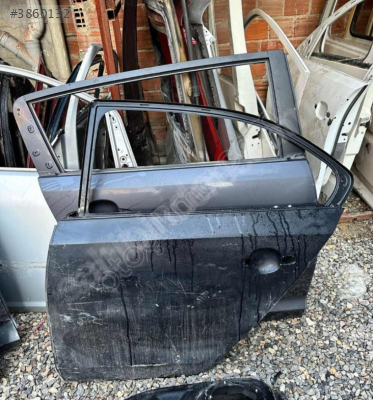 VOLKSWAGEN JETTA SOL ARKA KAPI ORJİNAL EYUPCAN OTO'DA