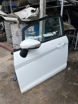 FORD FİESTA SOL ÖN KAPI HATASIZ DOLU
