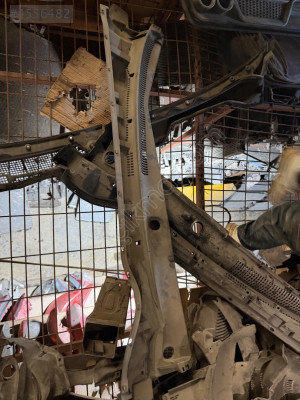 Toyota corolla ön cam ızgarası