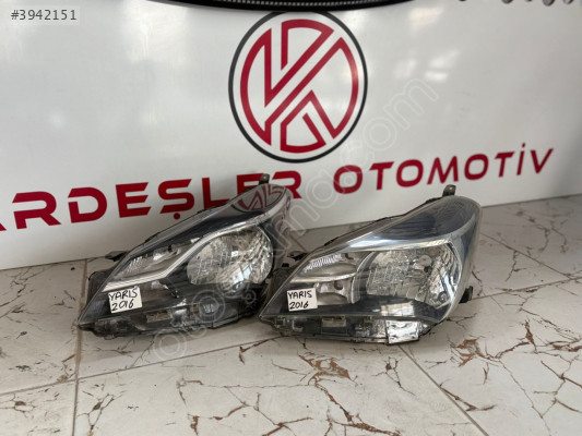 Toyota yaris sol ön far (çıkma)