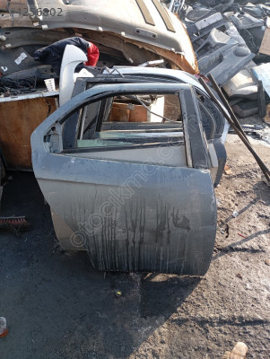 Alfa Romeo 156 sağ arka kapı