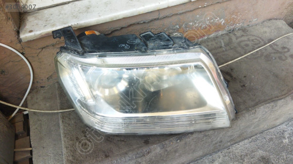 Suzuki vitara sağ ön far lambası