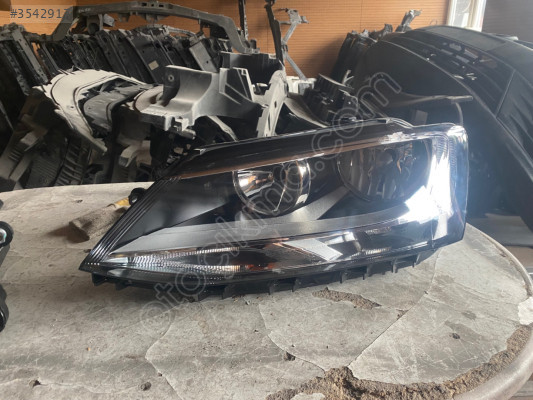 VOLKSWAGEN JETTA SAĞ ÖN FAR 2011-2018