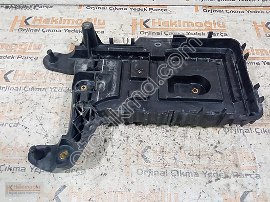 VW Tiguan 09-16 Passat Jetta Akü Alt Plastik Parçası 1K0