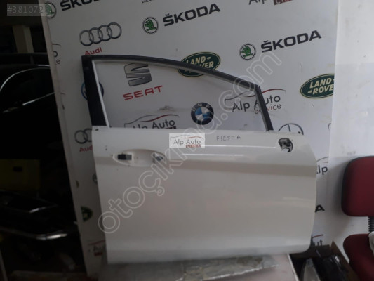 FORD FİESTA SAĞ ÖN KAPI