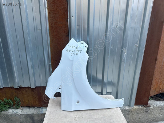 Ford Courier sağ ön çamurluk