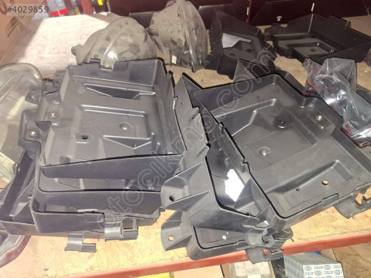 ÖZMEN OPEL ASTRA G H AKÜ ALTI PLASTİĞİ SEHPASI
