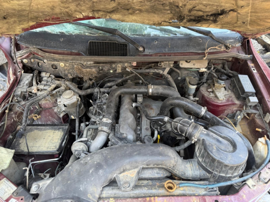 MAZDA MPV ÖN CAM IZGARASI ORJİNAL ÇIKMA
