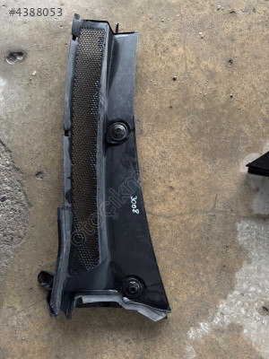 Peugeot 3008 ön cam ızgarası