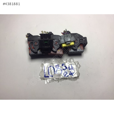 Peugeot 307 Citroen L08 Sigorta Soketi