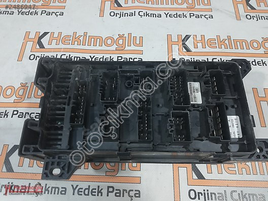 KIA SORENTO 2.5 CRDİ DİZEL 911613E011 811 SİGORTA KUTUSU