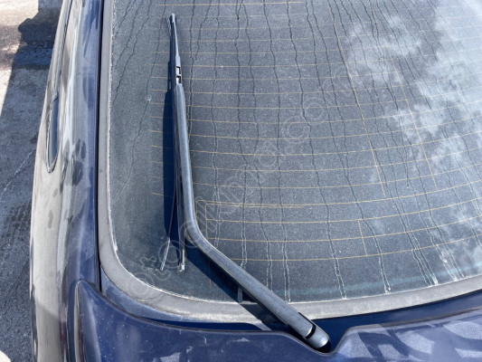 Renault Laguna 1 arka silecek kolu