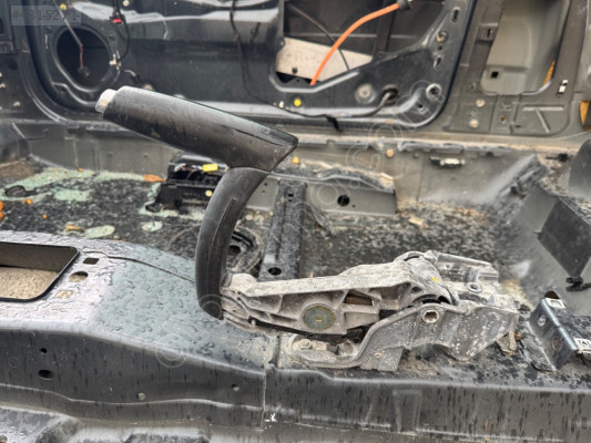 AUDİ A3 ÇIKMA ORİJİNAL EL FREN TABANCASI