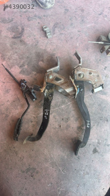 2011 HYUNDAİ İ20 ÇIKMA ORJİNAL DEBRİYAJ FREN GAZ PEDALI