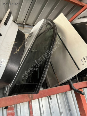 MERCEDES 212 SAĞ ARKA KAPI GÜÇMANLAR OTO