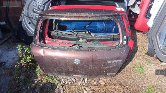 Suzuki swift arka bagaj kapağı yedek parça