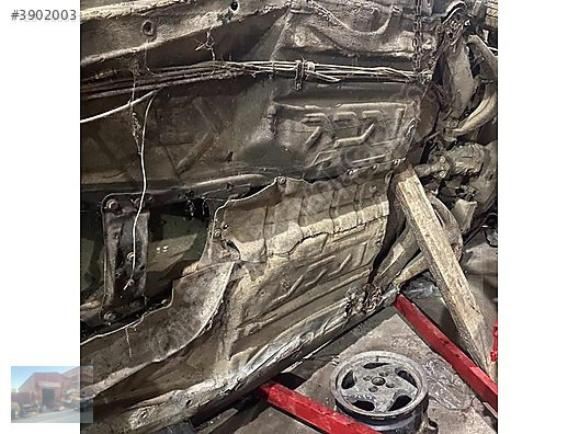 MERCEDES W126 280S-SE 300SE ORJİNAL KESME TABAN SAÇI ÇÜRÜKSÜZ