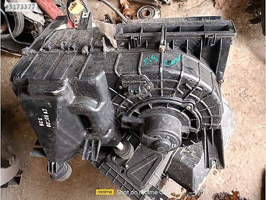 2.9 CARNİVAL KALORİFER KUTUSU MOTOR KLİMALI BULUNUR