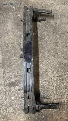 Skoda karog   Ön tampon demiri