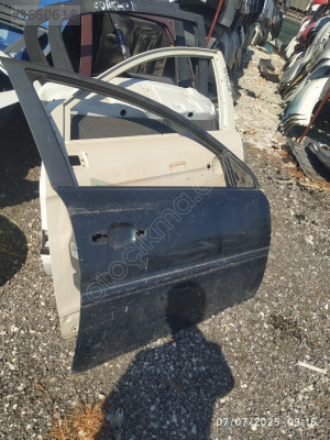Opel vectra c  sag ön kapı