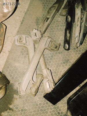 Audi A4 bagaj kaput menteşesi