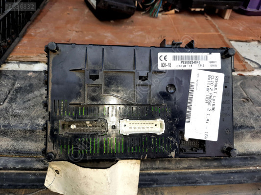 Renault Clio 1-2 sigorta kutusu P8200234046