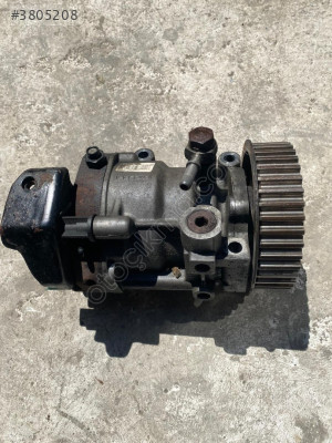 Reno Clio 2 cango 2 Mazot pompası orijinal çıkma hatasız