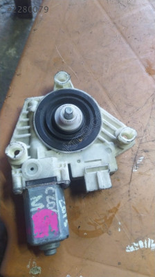 W205 c sol ön cam motoru çıkma