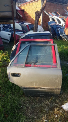 Toyota corona sağ arka kapı çıkma